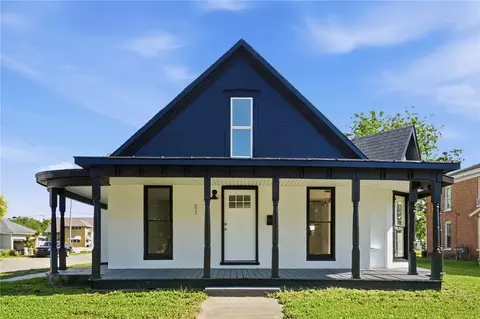 217 W Jefferson St, New Carlisle, OH 45344