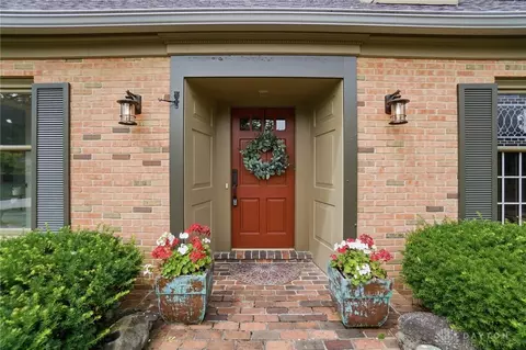 Exterior - 772 W Plantation Ln, Kettering, OH 45419 photo 2 of 7