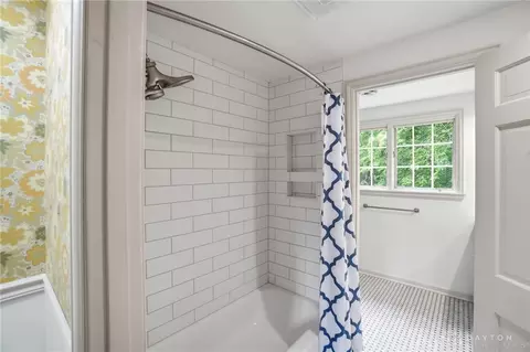 Bath - 772 W Plantation Ln, Kettering, OH 45419 photo 9 of 16