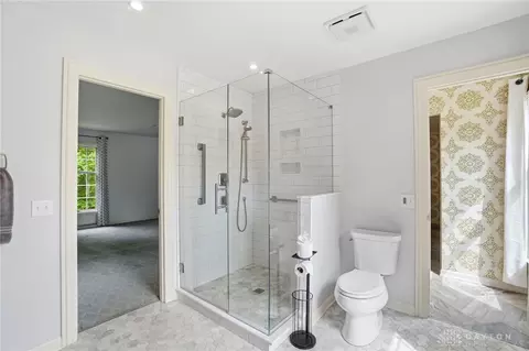 Bath - 772 W Plantation Ln, Kettering, OH 45419 photo 1 of 16