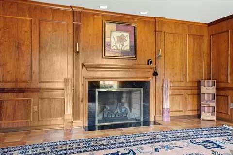Living - 772 W Plantation Ln, Kettering, OH 45419 photo 9 of 10