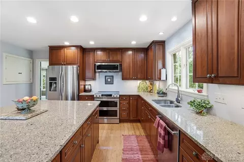Kitchen - 772 W Plantation Ln, Kettering, OH 45419 photo 5 of 6