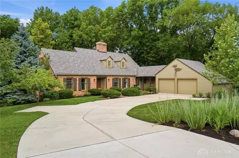 772 W Plantation Ln, Kettering, OH 45419