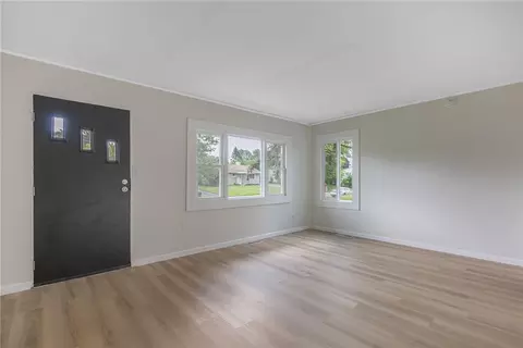 Living - 2957 Purdue Dr, Kettering, OH 45420 photo 3 of 3