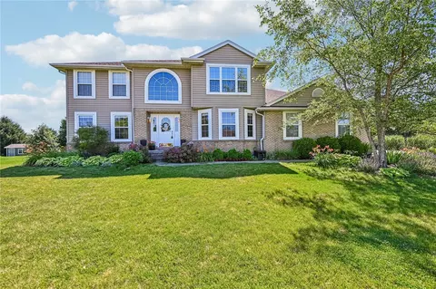 2031 Highlander North Dr, Xenia, OH 45385