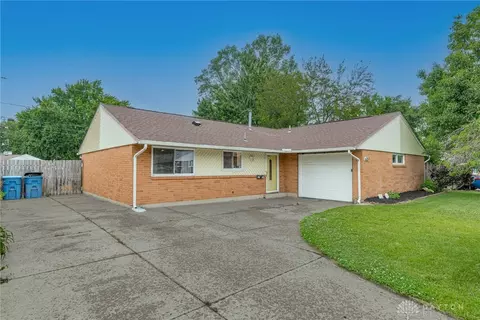 6317 Rosebury Dr, Huber Heights, OH 45424