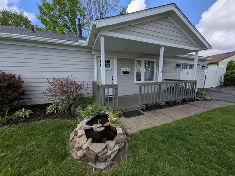 Exterior - 2407 Selby Pl, Kettering, OH 45420 photo 2 of 8