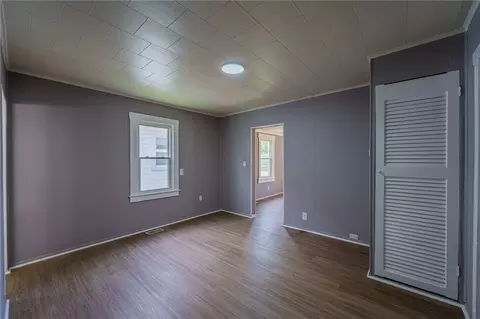 Living - 151 4th Ave, Springfield, OH 45505 photo 4 of 5