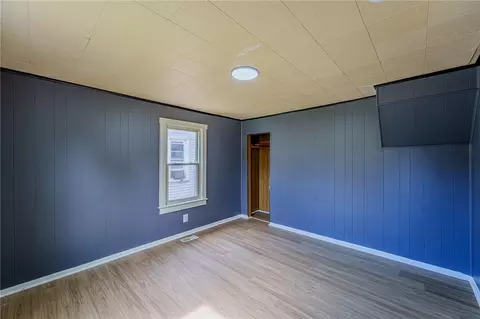 Bedroom - 151 4th Ave, Springfield, OH 45505 photo 2 of 4