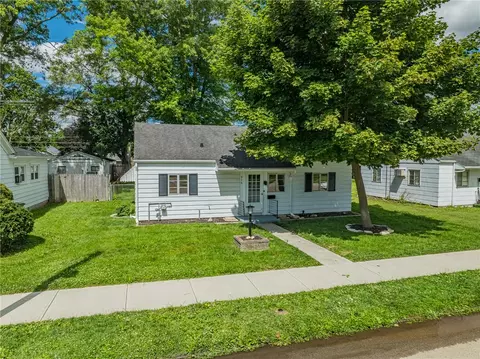 916 S Crawford St, Troy, OH 45373
