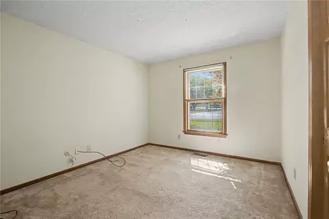 Bedroom - 9909 Sheehan Rd, Centerville, OH 45458 photo 3 of 6
