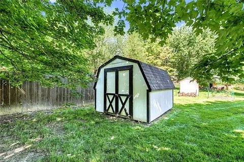 Exterior - 9909 Sheehan Rd, Centerville, OH 45458 photo 8 of 10
