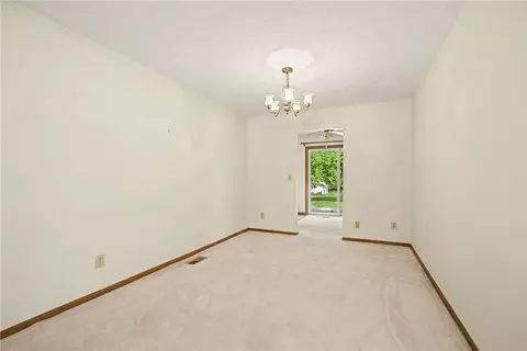 Living - 9909 Sheehan Rd, Centerville, OH 45458 photo 6 of 9