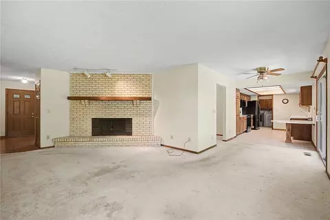 Living - 9909 Sheehan Rd, Centerville, OH 45458 photo 3 of 9
