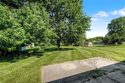 Exterior - 9909 Sheehan Rd, Centerville, OH 45458 photo 4 of 10