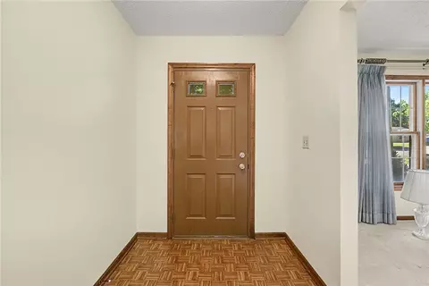 Entry Way - 9909 Sheehan Rd, Centerville, OH 45458 photo 1 of 2