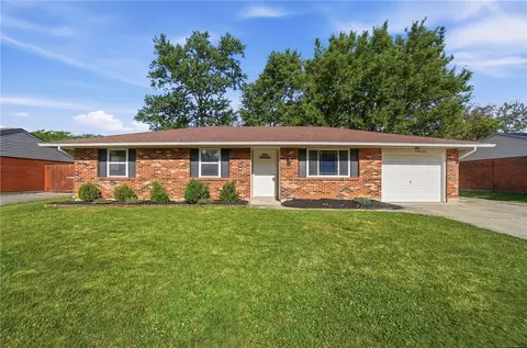 7329 Kirkview Dr, Huber Heights, OH 45424