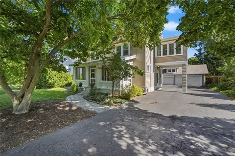 25 Park Rd, Oakwood, OH 45419