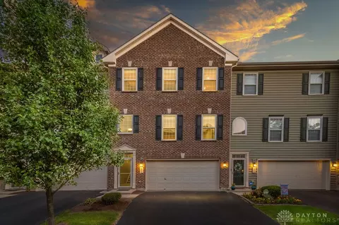 1672 Big Bear Dr, Washington Township, OH 45458