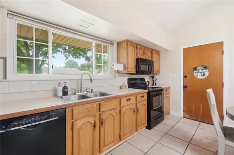 Kitchen - 3640 Tiffany Dr, Kettering, OH 45420 photo 2 of 3
