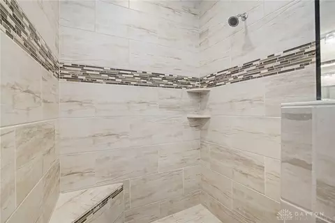 Bath - 884 Saint Simons Ln, Centerville, OH 45458 photo 5 of 5