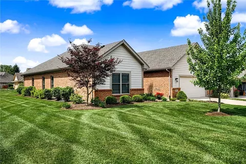 Exterior - 884 Saint Simons Ln, Centerville, OH 45458 photo 3 of 13