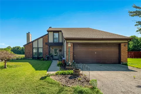 7500 Tuscola Dr, Trotwood, OH 45426