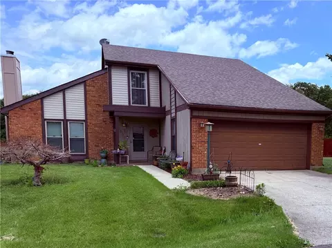 7500 Tuscola Dr, Trotwood, OH 45426