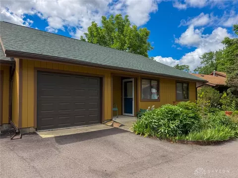 260 Park Meadows Dr, Yellow Springs, OH 45387