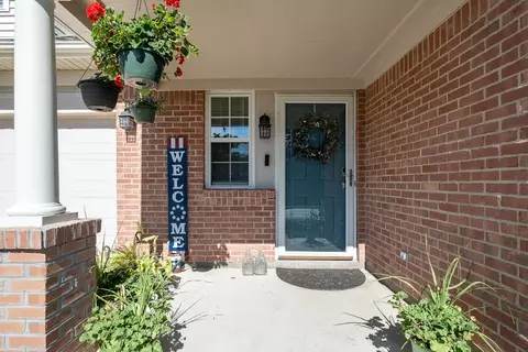 Exterior - 7158 Brookmeadow Dr, Centerville, OH 45459 photo 2 of 6
