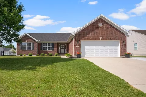 303 E Arlington Dr, Trenton, OH 45067