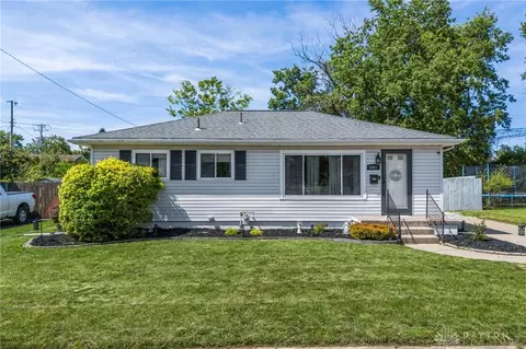 5401 Bayside Dr, Riverside, OH 45431