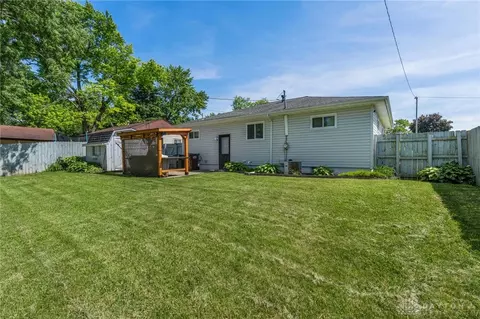 Exterior - 5401 Bayside Dr, Riverside, OH 45431 photo 5 of 8