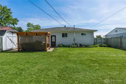 Exterior - 5401 Bayside Dr, Riverside, OH 45431 photo 6 of 8