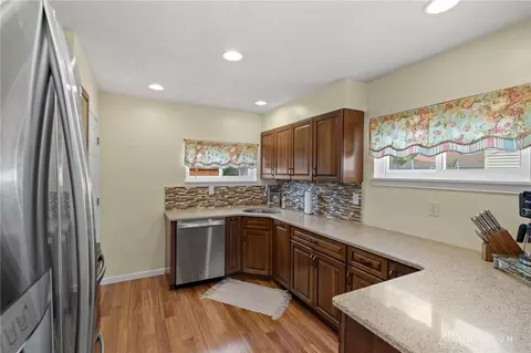 Kitchen - 5401 Bayside Dr, Riverside, OH 45431 photo 1 of 3