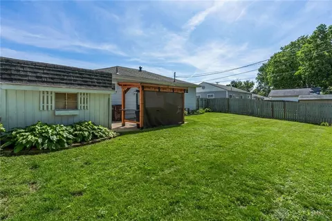 Exterior - 5401 Bayside Dr, Riverside, OH 45431 photo 7 of 8