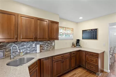 Kitchen - 5401 Bayside Dr, Riverside, OH 45431 photo 3 of 3