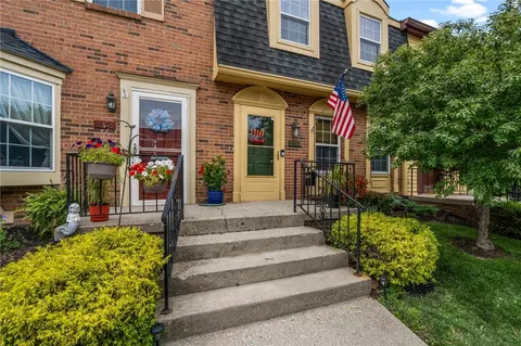 2602 S Kings Arms Cir, Centerville, OH 45440