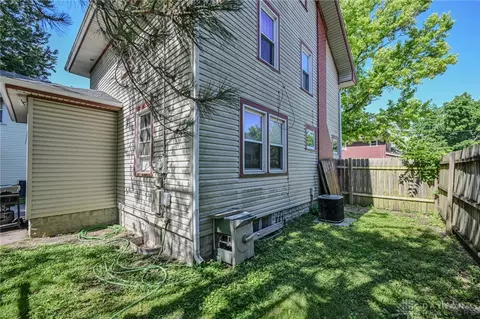 Exterior - 852 Rodgers Dr, Springfield, OH 45503 photo 4 of 6