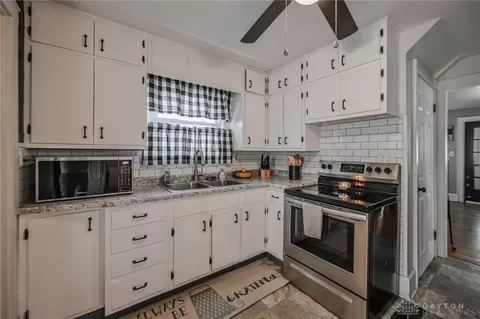 Kitchen - 852 Rodgers Dr, Springfield, OH 45503 photo 2 of 3