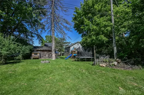 Exterior - 852 Rodgers Dr, Springfield, OH 45503 photo 5 of 6