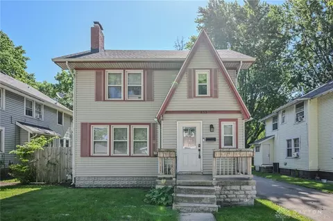 Exterior - 852 Rodgers Dr, Springfield, OH 45503 photo 3 of 6