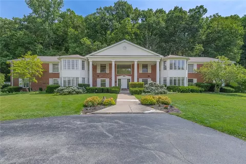 1987 W Alex Bell Rd #4, Washington Township, OH 45459