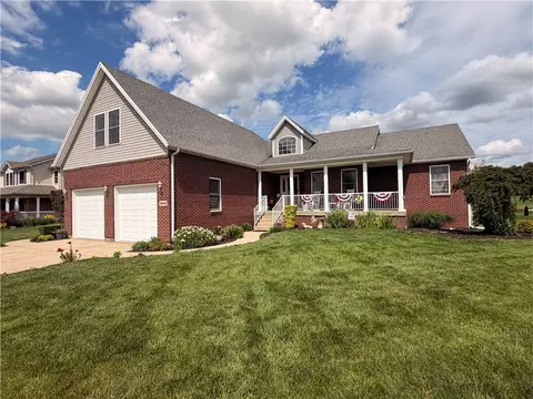 2049 N Highlander Dr, Xenia, OH 45385