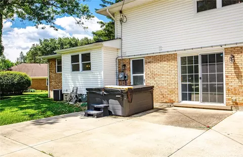 Exterior - 5406 Qualstan Ct, Centerville, OH 45429 photo 5 of 11