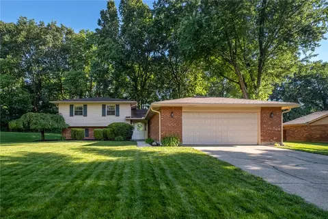 1711 Washington Creek Ln, Washington Township, OH 45458