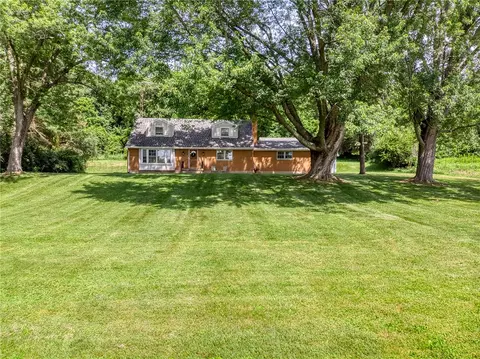 2145 Hilltop Rd, Xenia, OH 45385