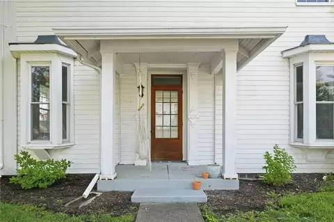 Exterior - 702 E Franklin St, Troy, OH 45373 photo 4 of 10