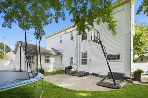 Exterior - 702 E Franklin St, Troy, OH 45373 photo 5 of 10