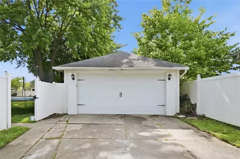 Exterior - 702 E Franklin St, Troy, OH 45373 photo 10 of 10